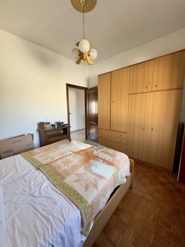 COMPOSIZIONE:
Proponiamo una Casa Singola, situata a Este, sviluppata su due livelli. Al piano te...