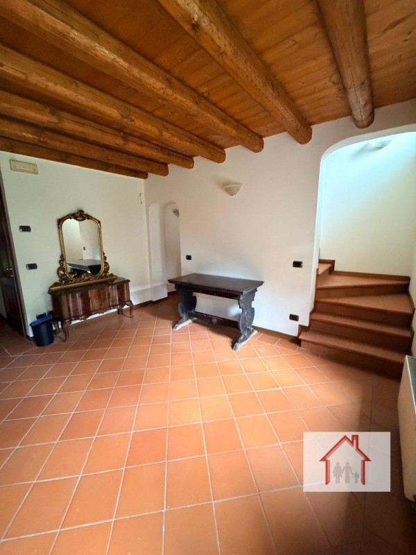 Rif: DB359
X INFO - Denis: 340.254.0785
Proponiamo in vendita una splendida casa a schiera di por...