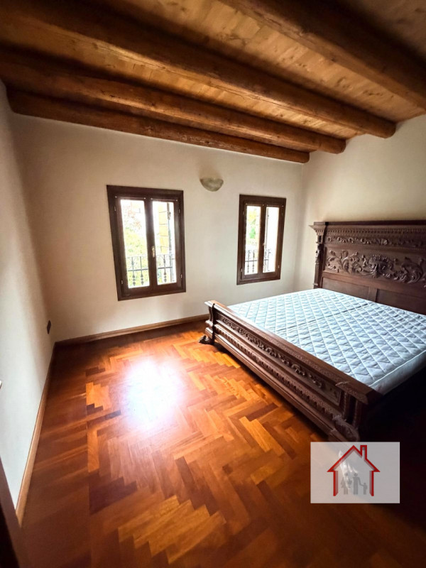 Rif: DB359
X INFO - Denis: 340.254.0785
Proponiamo in vendita una splendida casa a schiera di por...