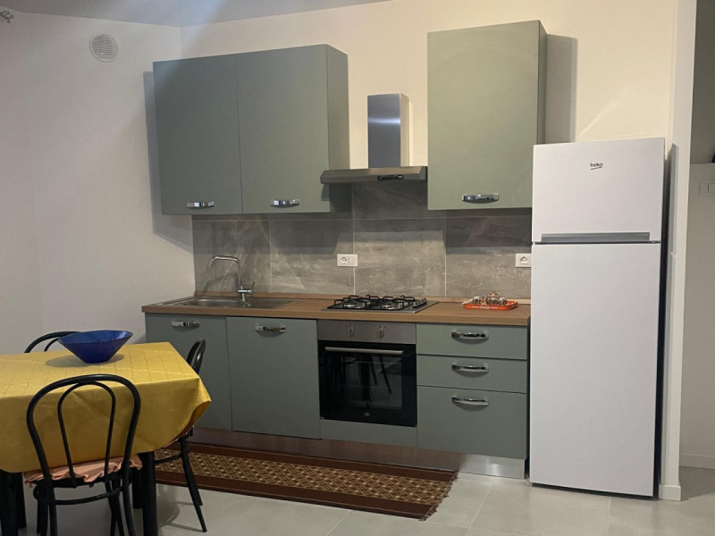 ZONA FERROVIERI– BILOCALE PIANO TERRA 

Moderno bilocale situato nel cuore della zona Ferrovieri,...