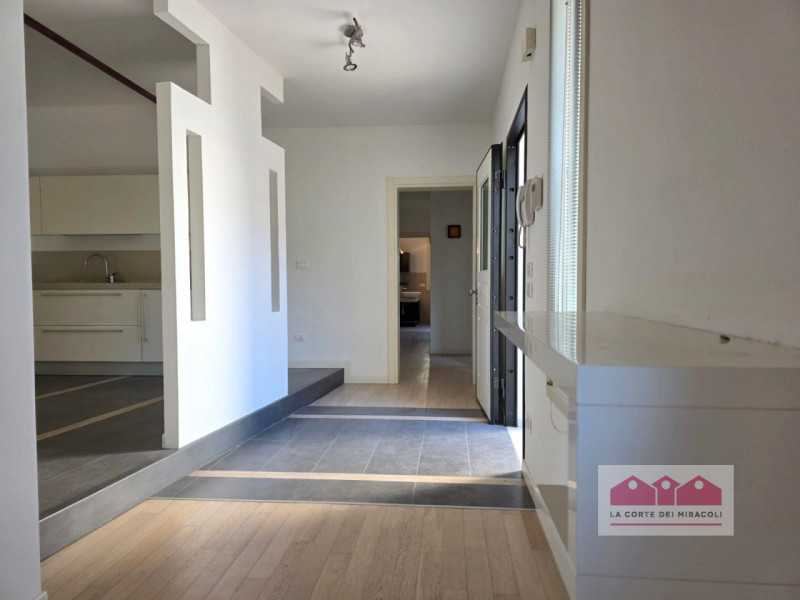 RETTORGOLE: PIANO TERRA IN TRIFAMILIARE, SOGGIORNO, PORTICO, CUCINA ABITABILE, TRE CAMERE, DUE BA...