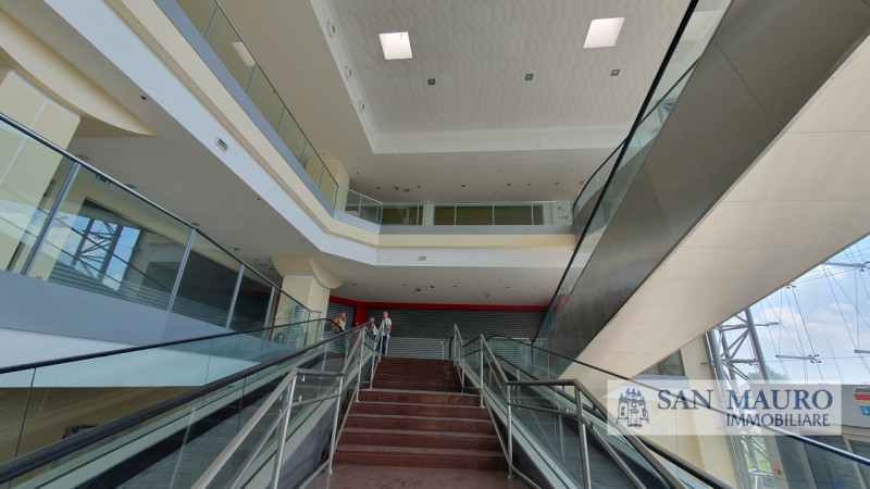 INVESTORENANGEBOT – 2.000 m² im neuen „San Mauro Space“ im Meduna Gewerbepark (Pordenone) Chiama ...