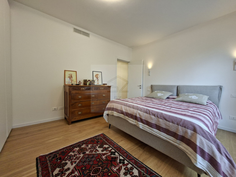 PADOVA-MADONNA PELLEGRINA 

In zona Madonna Pellegrina, a pochi minuti dal centro città e comodis...