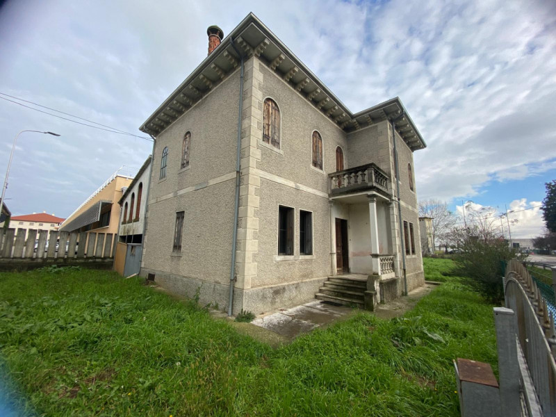 Residenza d'Epoca Esclusiva a Grumolo delle Abbadesse (VICENZA)

Un'opportunità rara per dare vit...