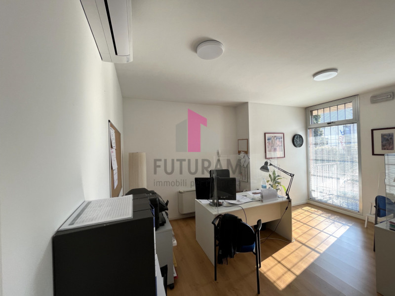 VIGONZA - Rif: 645VMIC - Per info 3473209826 - In zona Industriale a PERAGA, comodo alle tangenzi...