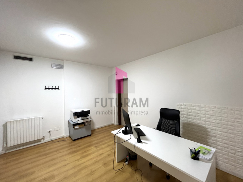 VIGONZA - Rif: 645VMIC - Per info 3473209826 - In zona Industriale a PERAGA, comodo alle tangenzi...