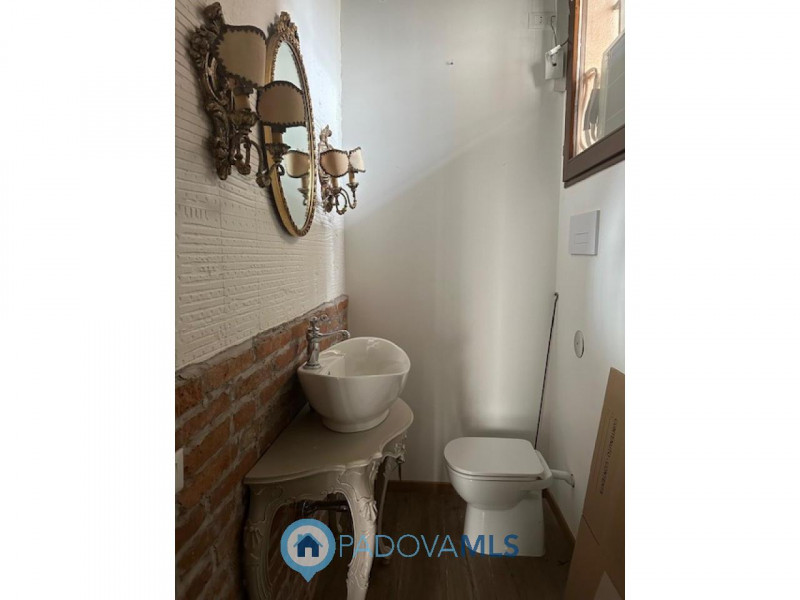 Immobile in esclusiva al Gruppo Padova MLS 

In una posizione strategica, nel centro pulsante di ...