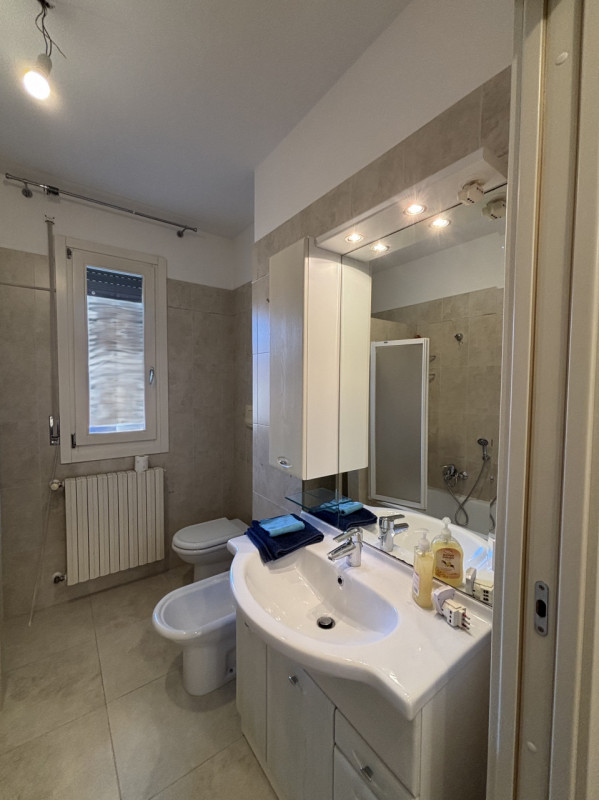 A CONSELVE APPARTAMENTO IN LOCAZIONE !!!, COMODISSIMO, AL PIANO SECONDO CON ASCENSORE !!! 

Sono ...