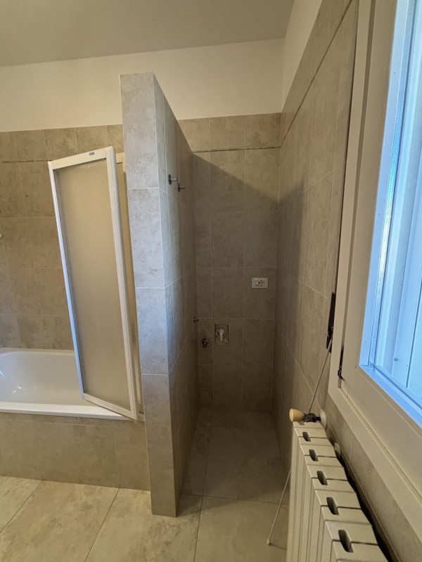 A CONSELVE APPARTAMENTO IN LOCAZIONE !!!, COMODISSIMO, AL PIANO SECONDO CON ASCENSORE !!! 

Sono ...