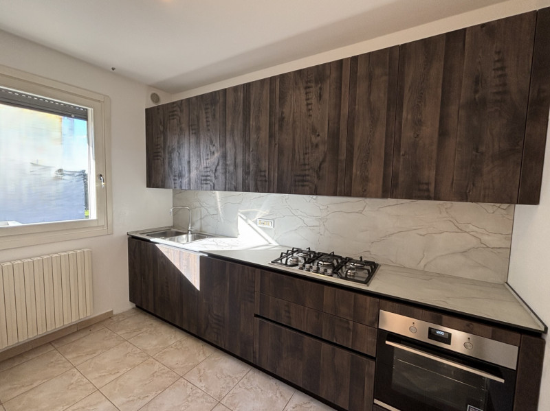 A CONSELVE APPARTAMENTO IN LOCAZIONE !!!, COMODISSIMO, AL PIANO SECONDO CON ASCENSORE !!! 

Sono ...