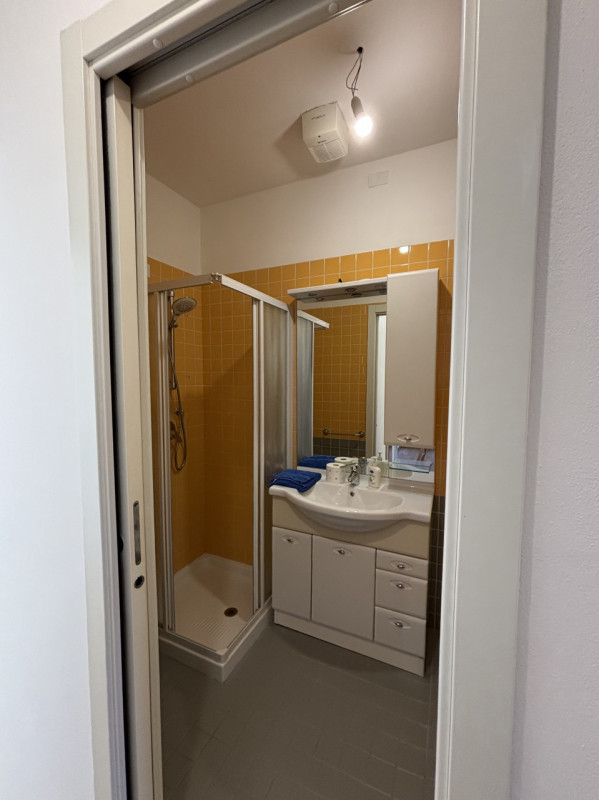 A CONSELVE APPARTAMENTO IN LOCAZIONE !!!, COMODISSIMO, AL PIANO SECONDO CON ASCENSORE !!! 

Sono ...