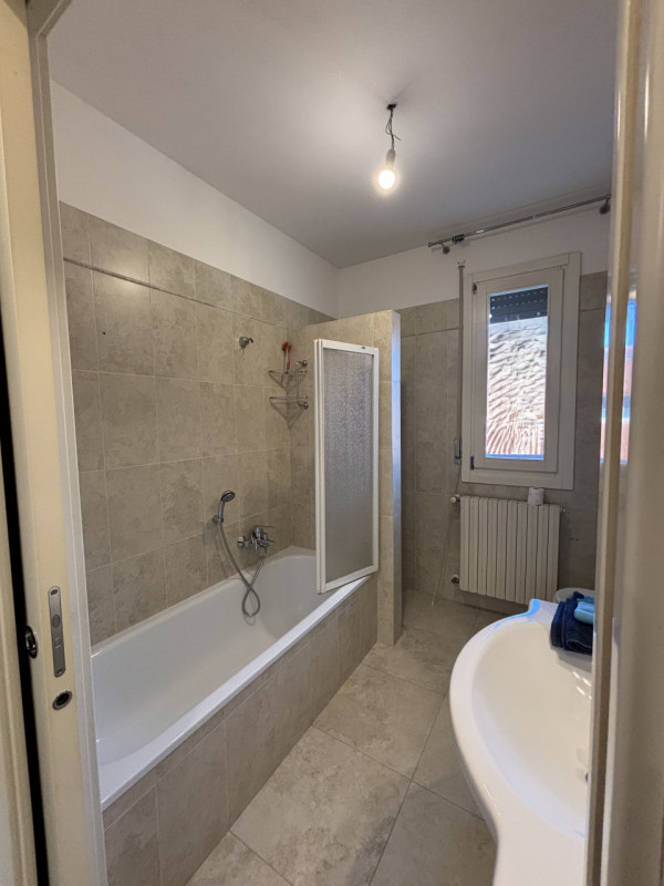 A CONSELVE APPARTAMENTO IN LOCAZIONE !!!, COMODISSIMO, AL PIANO SECONDO CON ASCENSORE !!! 

Sono ...