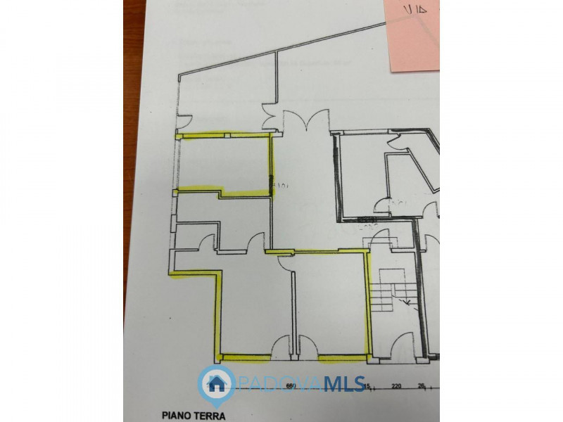 mmobile in esclusiva al Gruppo Padova MLS 

Ottimo negozio fronte strada in via Fornaci a Padova ...