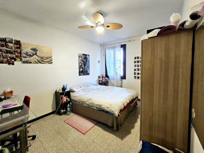 A Baone, località Rivadolmo, proponiamo in vendita una spaziosa casa a schiera porzione di testa,...