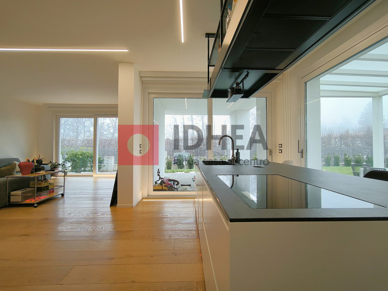 A Silea, in posizione privilegiata a pochi passi dalla suggestiva Restera e comodissima a tutti i...