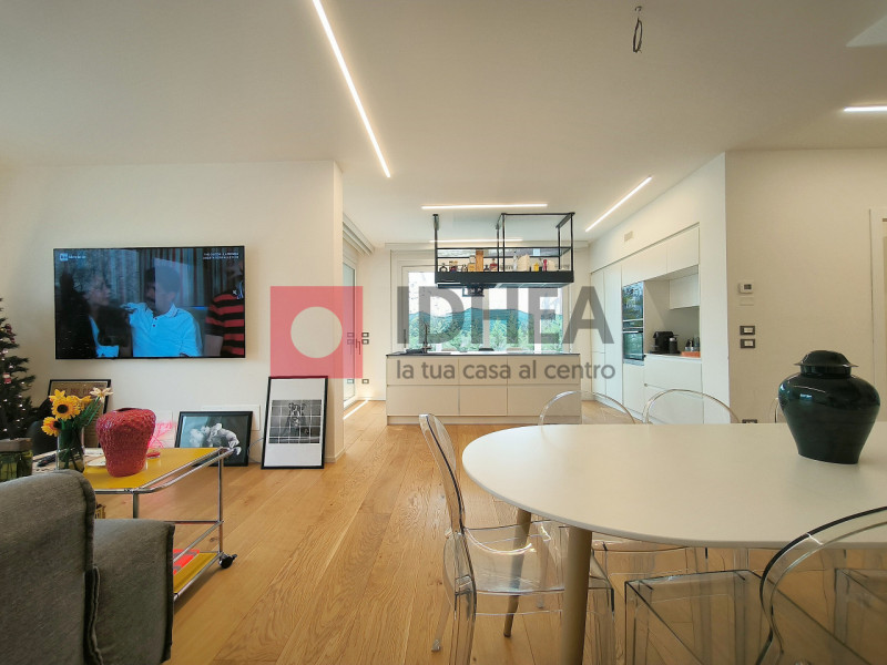 A Silea, in posizione privilegiata a pochi passi dalla suggestiva Restera e comodissima a tutti i...