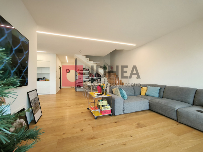 A Silea, in posizione privilegiata a pochi passi dalla suggestiva Restera e comodissima a tutti i...