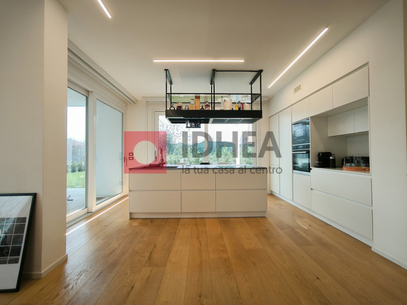 A Silea, in posizione privilegiata a pochi passi dalla suggestiva Restera e comodissima a tutti i...