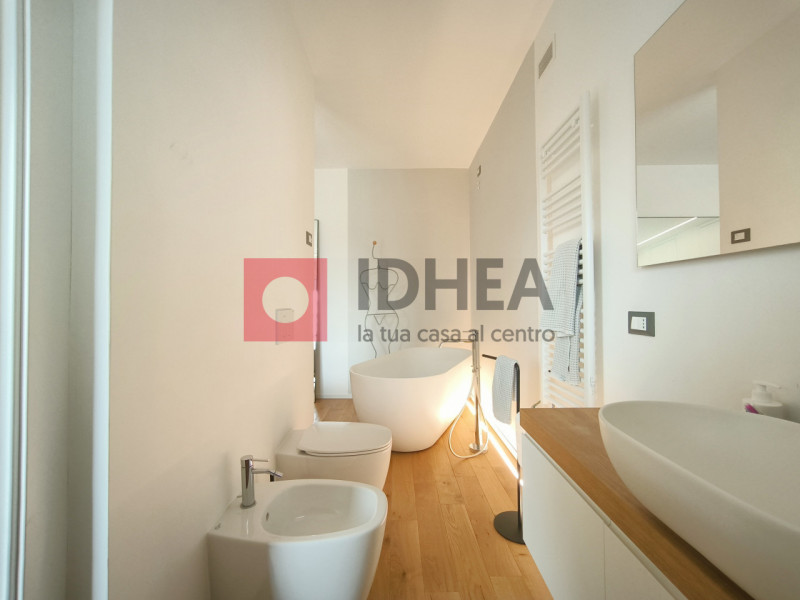 A Silea, in posizione privilegiata a pochi passi dalla suggestiva Restera e comodissima a tutti i...