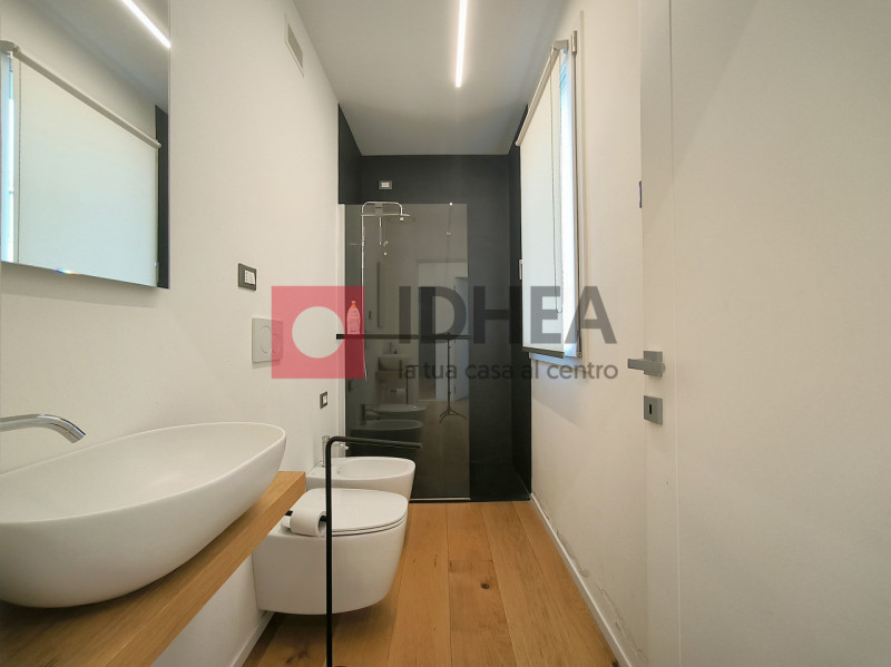 A Silea, in posizione privilegiata a pochi passi dalla suggestiva Restera e comodissima a tutti i...