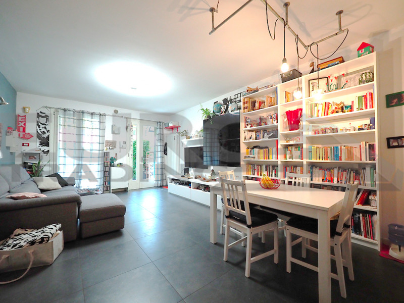 In una delle aree più piacevoli e curate di Zero Branco, proponiamo raffinato appartamento al pia...