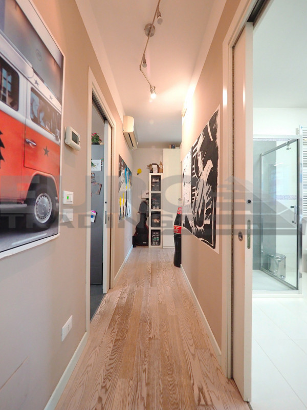 In una delle aree più piacevoli e curate di Zero Branco, proponiamo raffinato appartamento al pia...