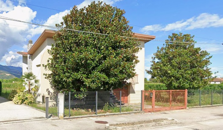 Rif. A.A.20-24

Vendita all'asta - abitazione unifamiliare su 2 livelli in data 22 gennaio 2026

...