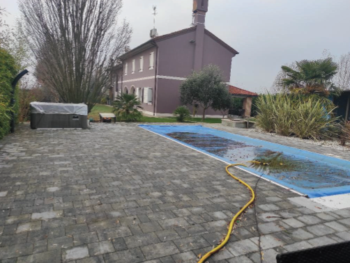 Rif. A.A.401-23

Vendita all'asta - villetta unifamiliare su 2 livelli con giardino e piscina in ...