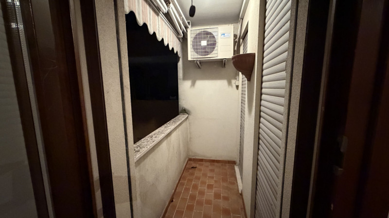 Scopri questo splendido appartamento trilocale situato al primo piano di una palazzina moderna in...