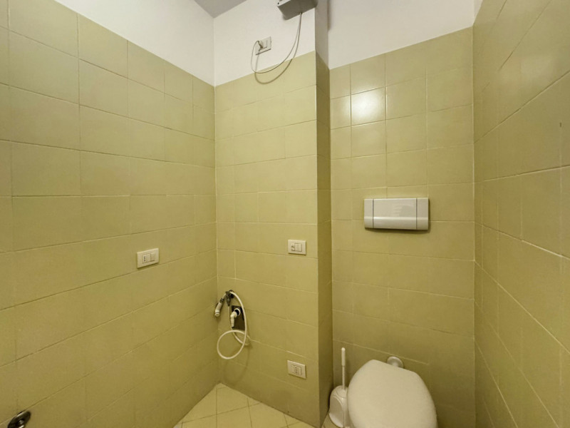 Al sesto piano di un moderno contesto residenziale, luminoso appartamento con vista aperta sul ve...