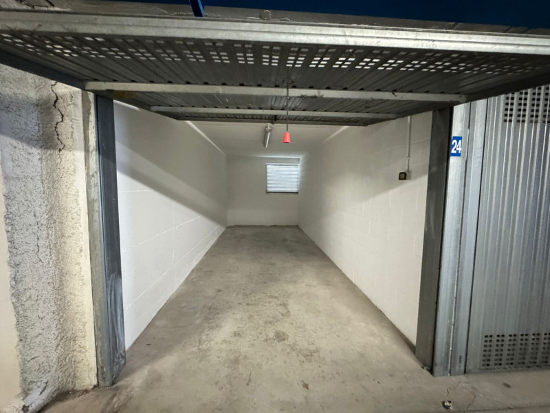 Al sesto piano di un moderno contesto residenziale, luminoso appartamento con vista aperta sul ve...