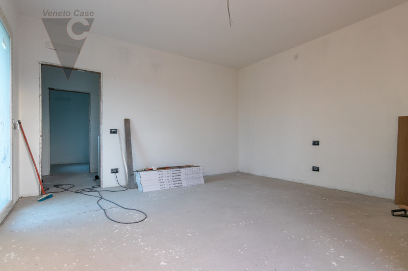 Fra Rio e Voltabarozzo su grande lotto di circa 1200 mq. mezza bifamiliare NUOVA dalle generose d...