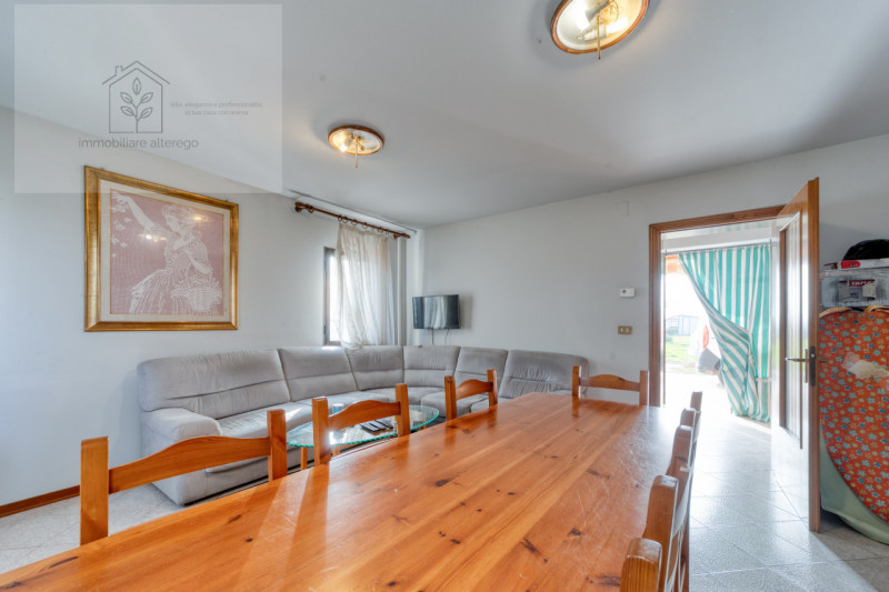 Nel comune di Piove di Sacco, in una delle zone più tranquille come la località Corte, proponiamo...