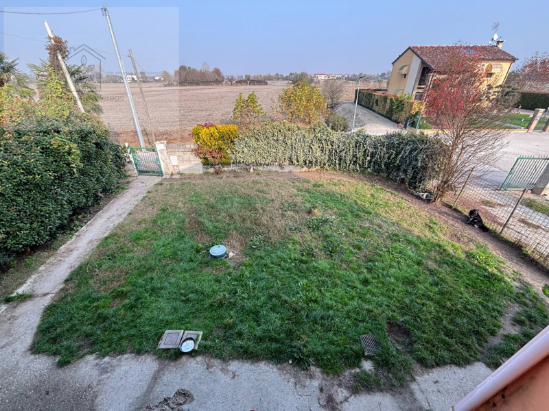 Nel comune di Piove di Sacco, in una delle zone più tranquille come la località Corte, proponiamo...