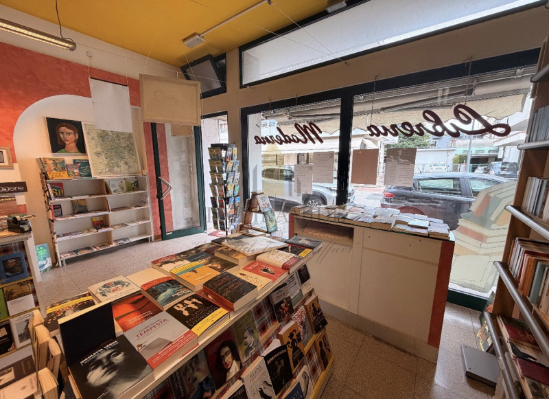 ABANO TERME (PD) NEGOZIO PER INVESTIMENTO
Proponiamo in vendita negozio con vetrina GIA' LOCATO, ...