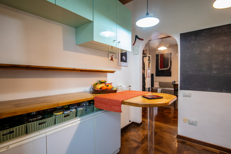 Nel cuore della rinomata zona Sant’Osvaldo a Padova, proponiamo in vendita appartamento in bifami...