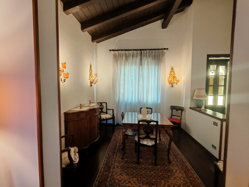 Vendesi :
Al Lido di Venezia, nella zona di Ca’ Bianca di fronte alla chiesa di San Ignazio, l’im...