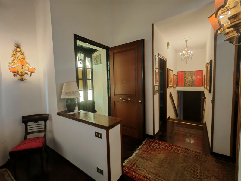 Vendesi :
Al Lido di Venezia, nella zona di Ca’ Bianca di fronte alla chiesa di San Ignazio, l’im...