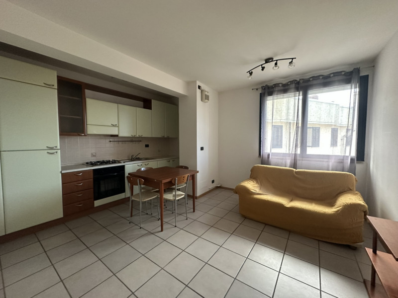 OTTIMO BILOCALE VICINO ALLA STAZIONE DI MONTEGROTTO VENDESI 

Immobile in esclusiva al Gruppo Pad...