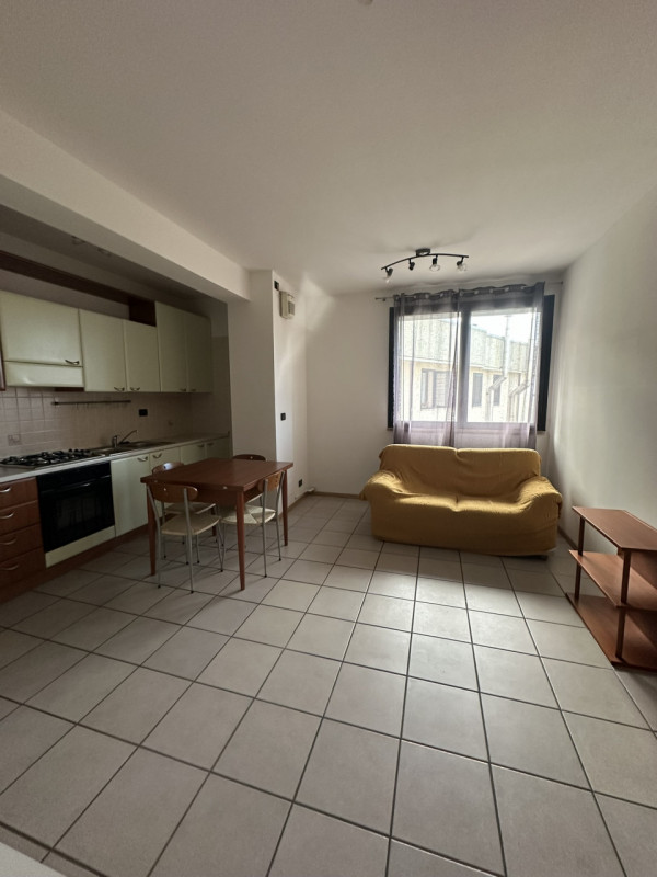 OTTIMO BILOCALE VICINO ALLA STAZIONE DI MONTEGROTTO VENDESI 

Immobile in esclusiva al Gruppo Pad...