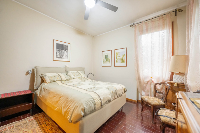 Ad un passo dalle mura cittadine, in un contesto esclusivo e prestigioso, PORZIONE DI BIFAMILIARE...