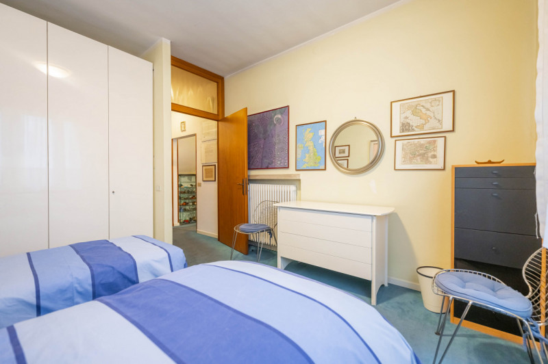 Ad un passo dalle mura cittadine, in un contesto esclusivo e prestigioso, PORZIONE DI BIFAMILIARE...