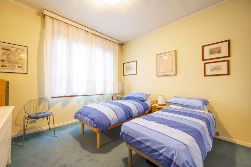 Ad un passo dalle mura cittadine, in un contesto esclusivo e prestigioso, PORZIONE DI BIFAMILIARE...