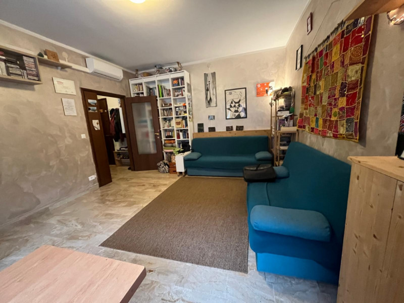 ARCELLA-SAN BELLINO

Proponiamo in vendita un appartamento posto al primo piano, di una palazzina...