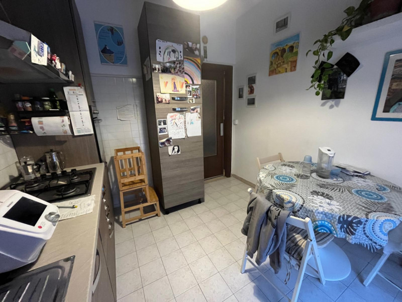 ARCELLA-SAN BELLINO

Proponiamo in vendita un appartamento posto al primo piano, di una palazzina...