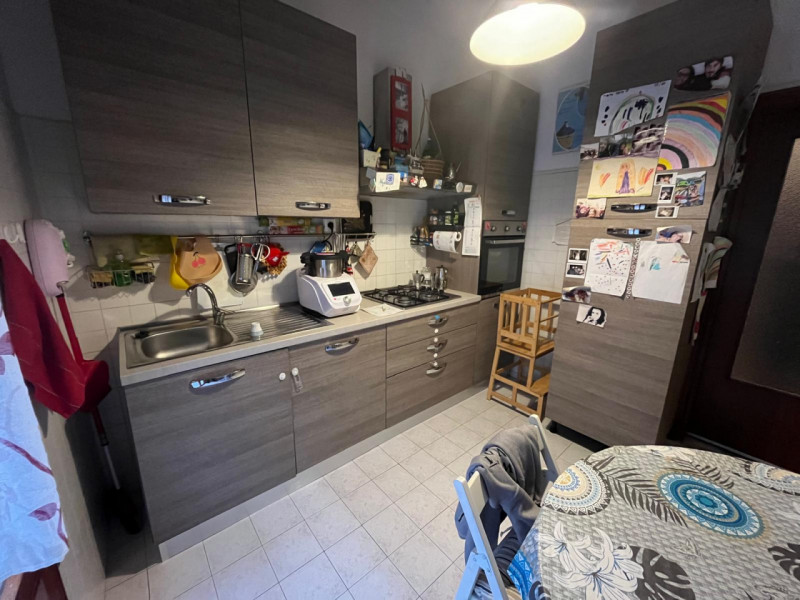 ARCELLA-SAN BELLINO

Proponiamo in vendita un appartamento posto al primo piano, di una palazzina...