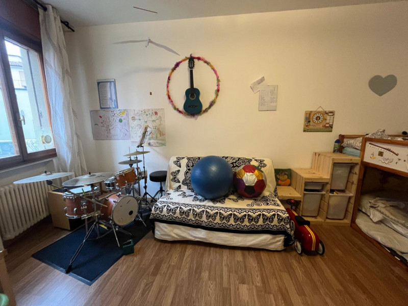 ARCELLA-SAN BELLINO

Proponiamo in vendita un appartamento posto al primo piano, di una palazzina...