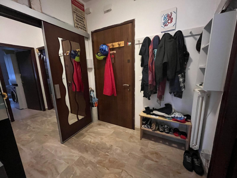 ARCELLA-SAN BELLINO

Proponiamo in vendita un appartamento posto al primo piano, di una palazzina...