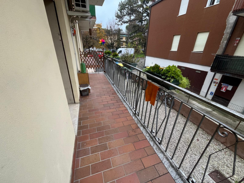 ARCELLA-SAN BELLINO

Proponiamo in vendita un appartamento posto al primo piano, di una palazzina...