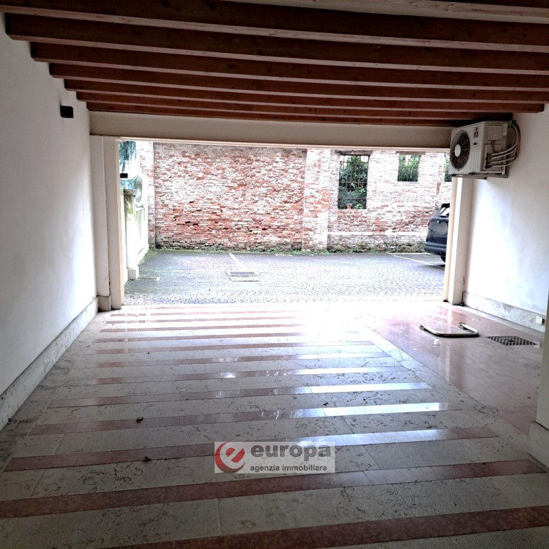 VICENZA, adiacenze Porta Padova, a poche centinaia di metri da Ponte degli Angeli, al 2° (secondo...